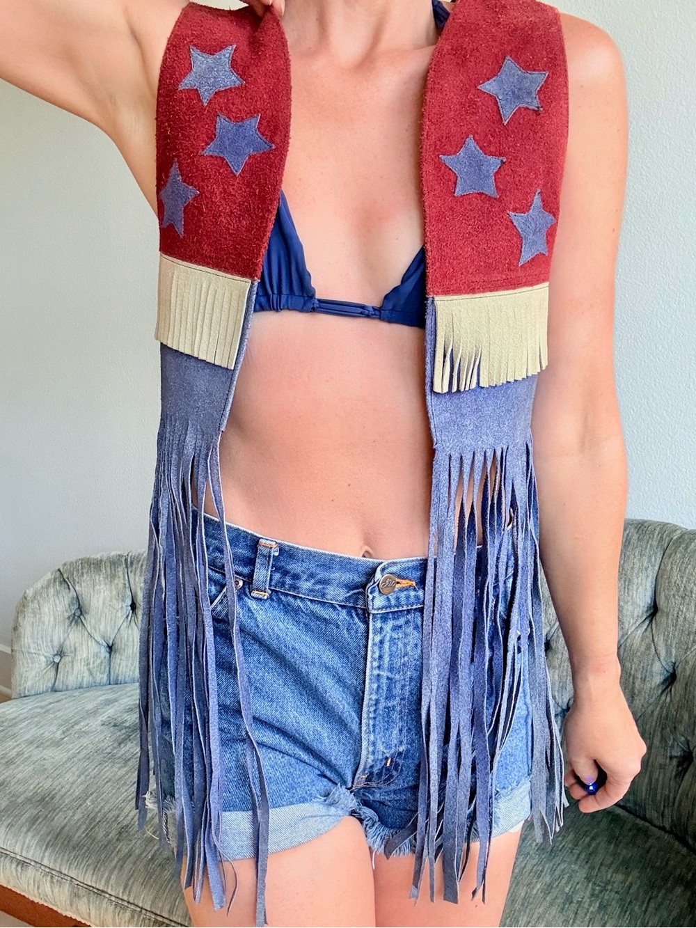 70s Leather Fringe Vest Handmade Americana Red Cream Blue Small USA July 4 - Picture 15 of 15
